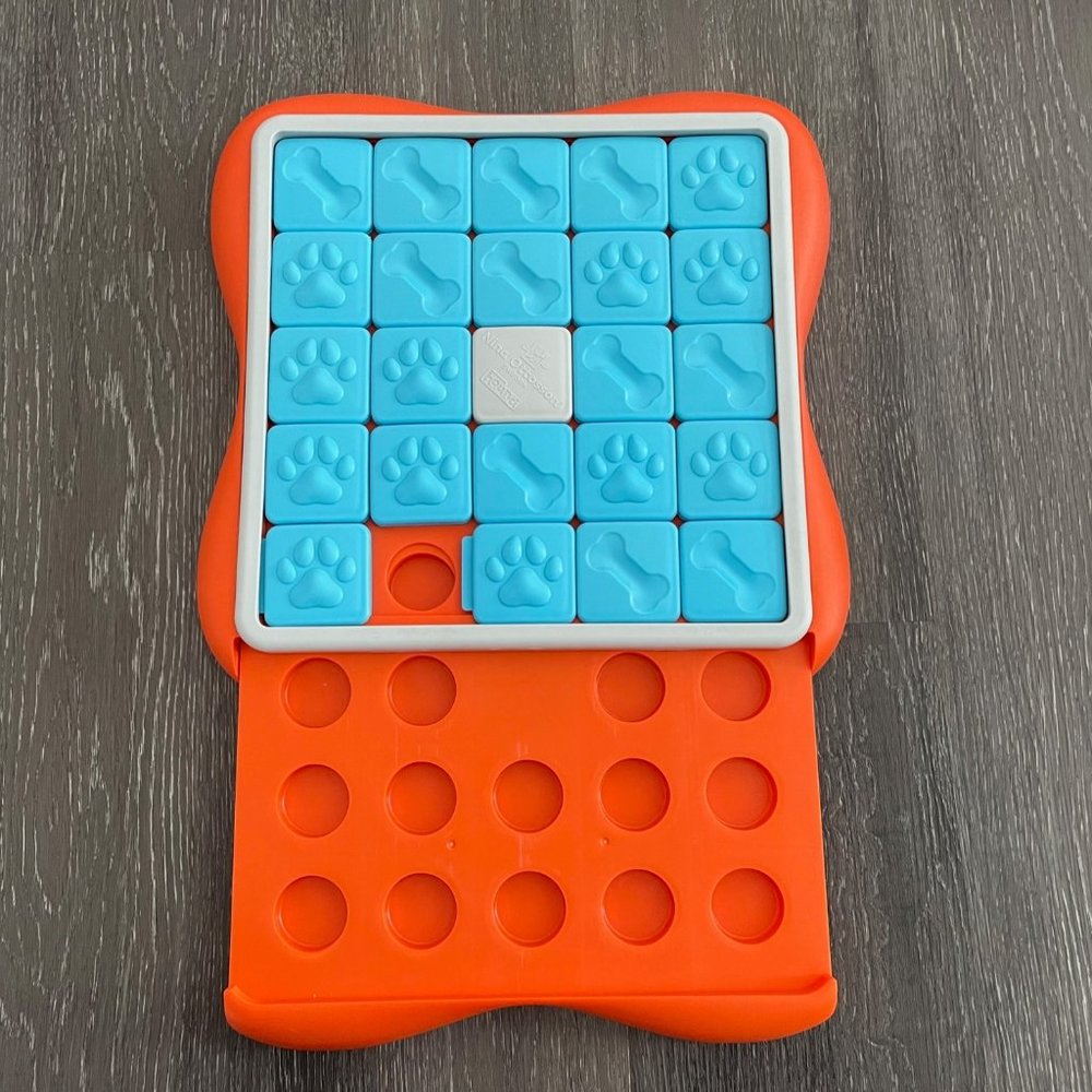 Challenge Slider Dog Toy, Blue & Orange by Outward Hound Nina Ottosson